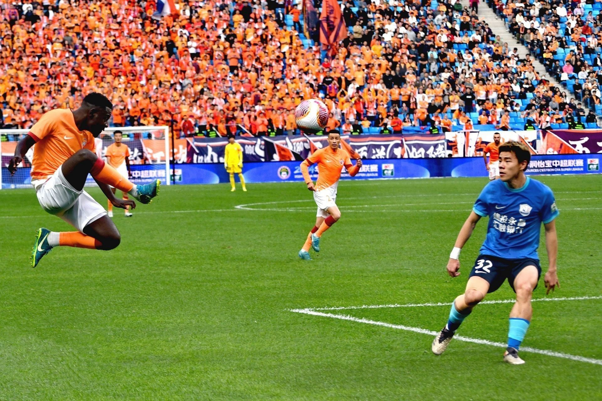 马赛鏖战波兰,孙兴慜扛起全队 马赛鏖战波兰,孙兴慜扛起全队