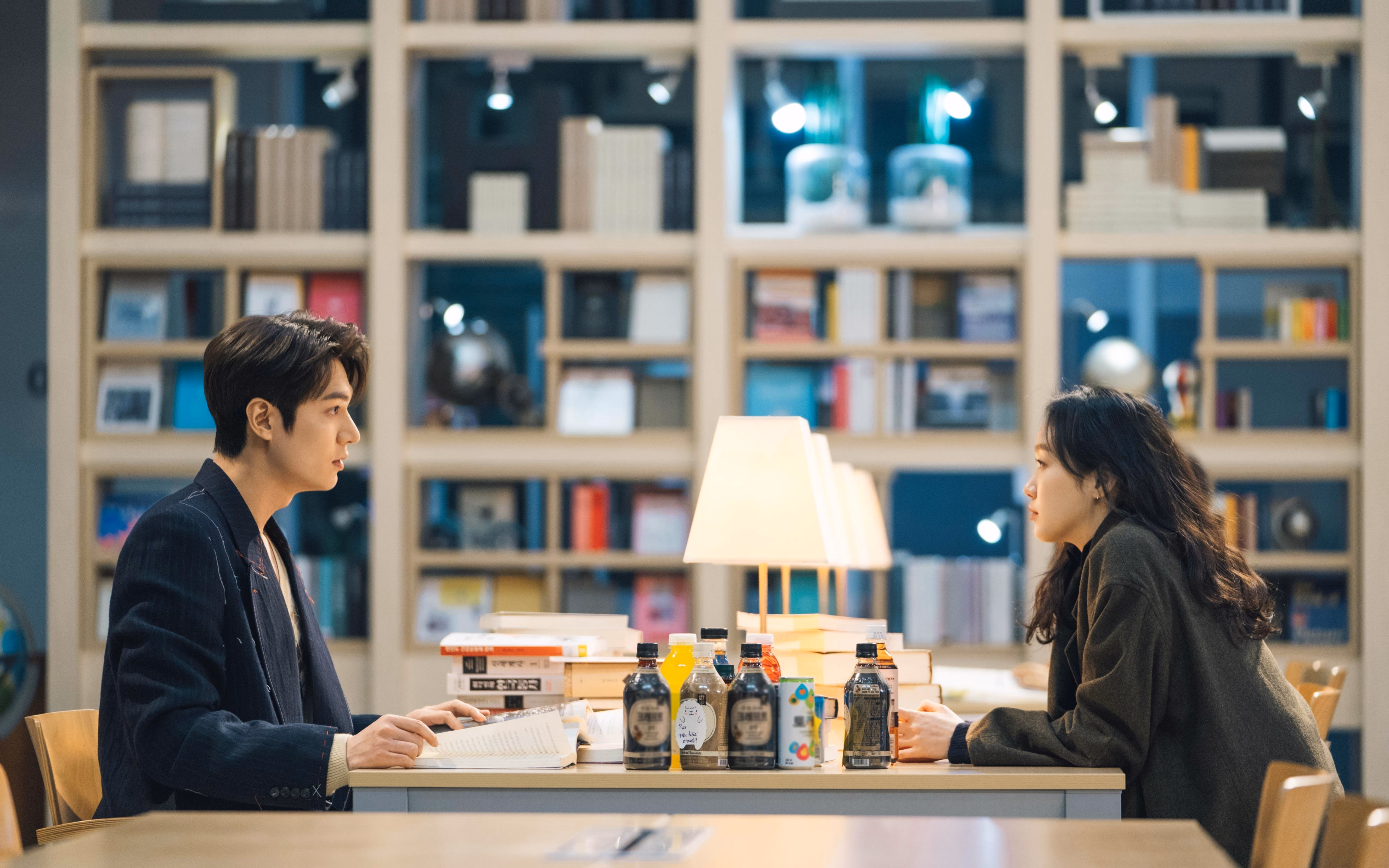 东方智慧，全球绽放，足球场上与羽毛球赛场上的亚洲力量