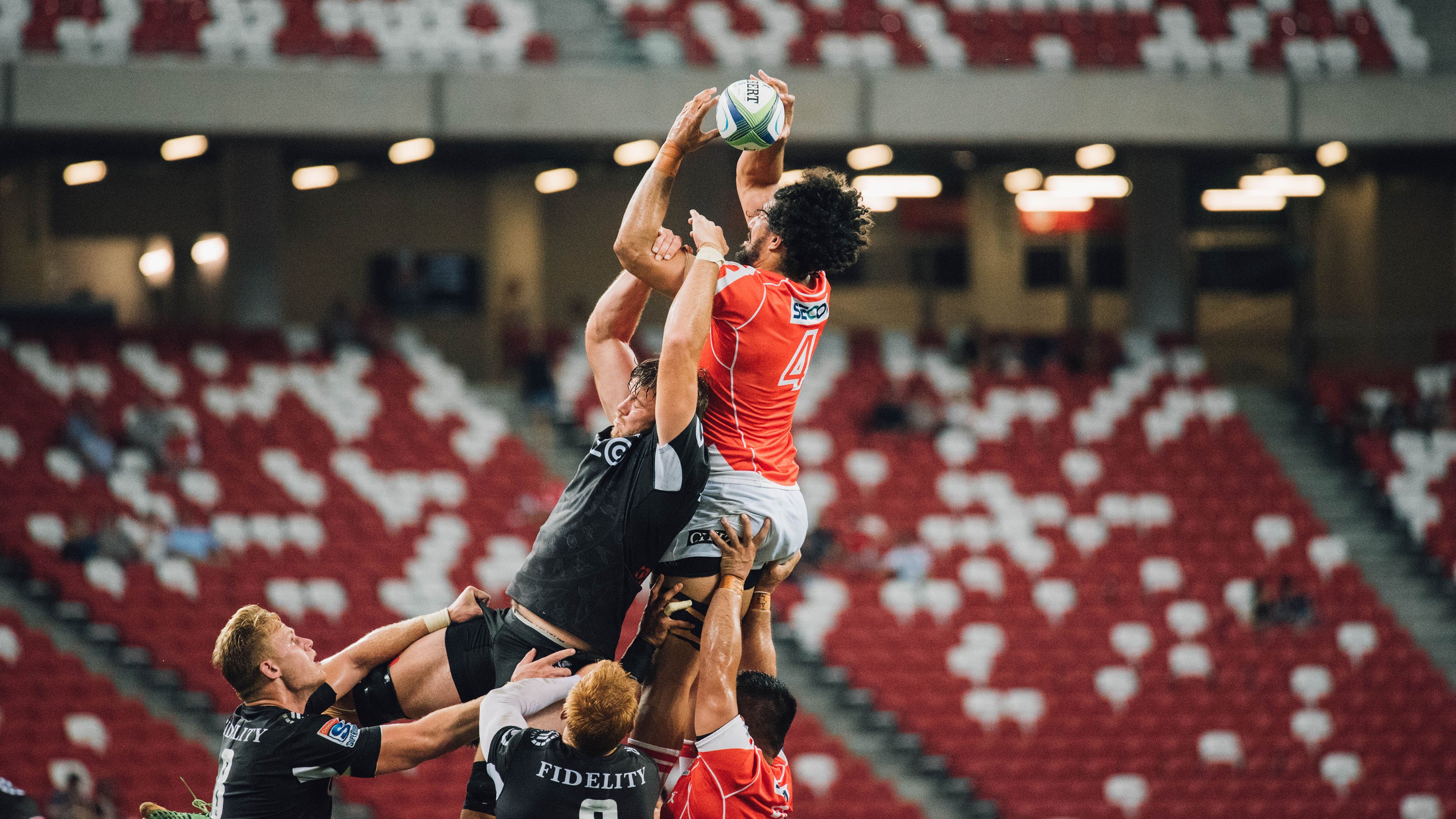 旧王失落，新王鏖战，维斯塔潘孤军破局，迈凯伦觉醒重铸围场秩序