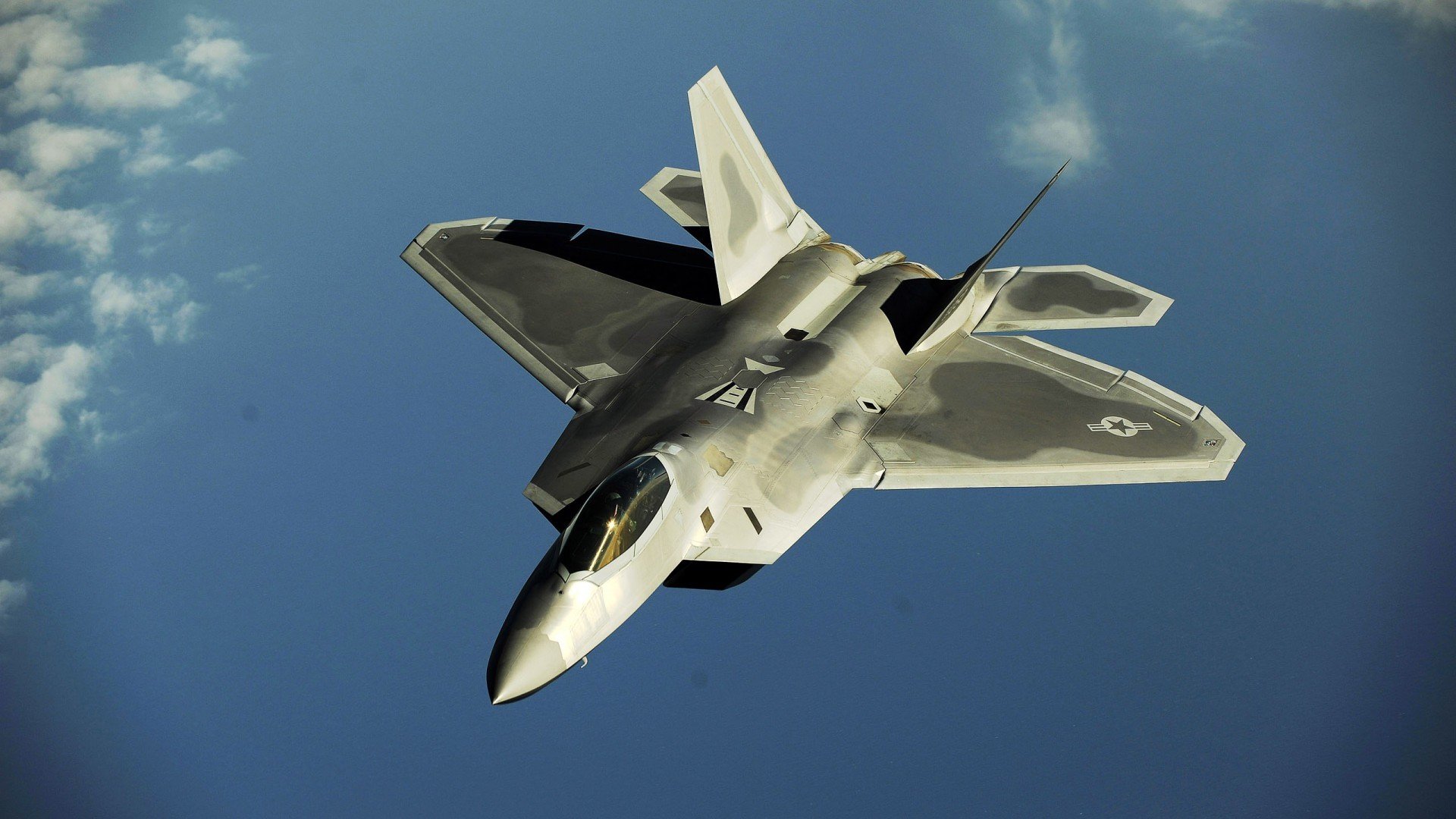 历史性一刻，大卫击倒巨人—红牛二队的史诗级逆转与塞恩斯的辉煌表演