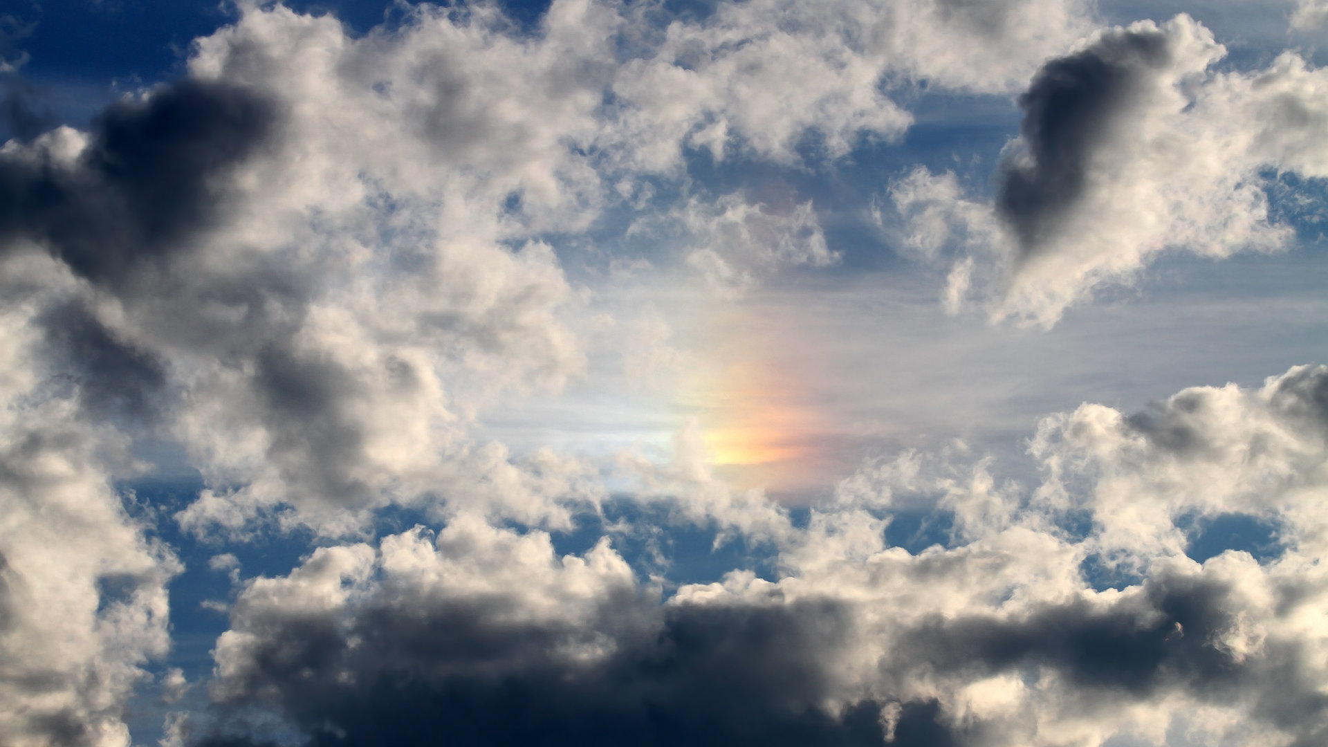 北京更衣室布满血丝的眼睛望向屏幕，那里有同款剧本，保罗在意甲焦点战接管比赛