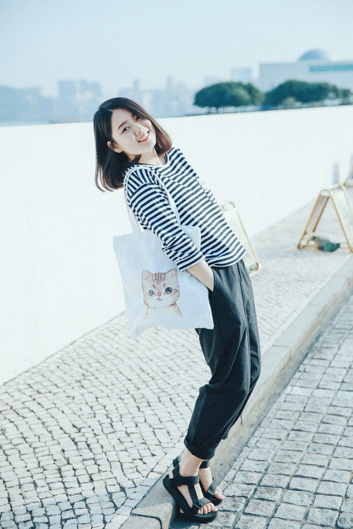 孤锋破局,三笘薰的利刃与郁金香重炮,如何撕裂红黑之墙?